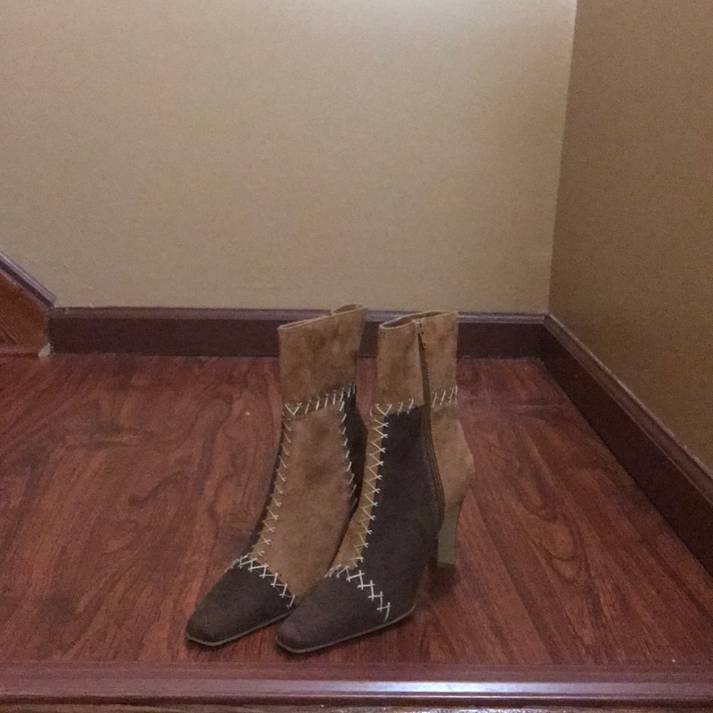 Boots - Picture 4 of 4